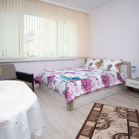 Lynn'S Oasis-Ocean Touch In Core Downtown Appartamento Burgas Esterno foto