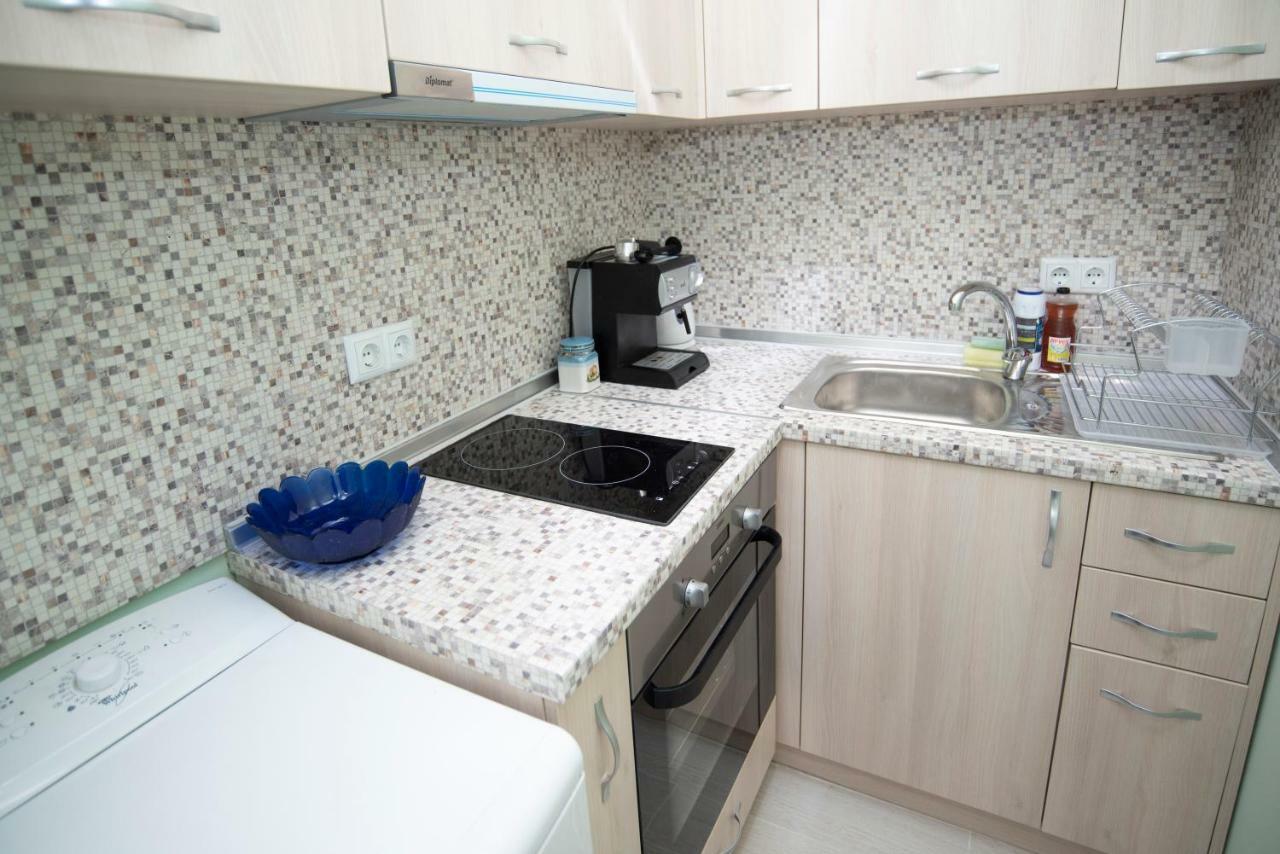 Lynn'S Oasis-Ocean Touch In Core Downtown Appartamento Burgas Esterno foto